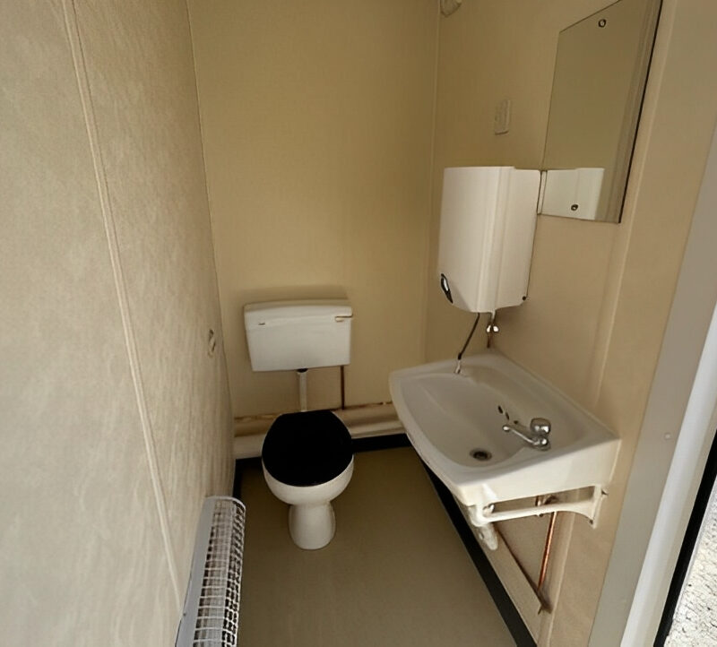 12Ft-x-9Ft-21-Jackleg-Toilet-Cabin.jpg